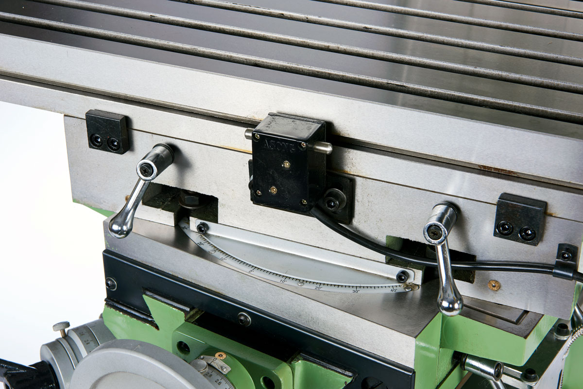 Warco HV horizontální / vertikální frézka, ISO30, Invertor, Model 2018, 950 kg