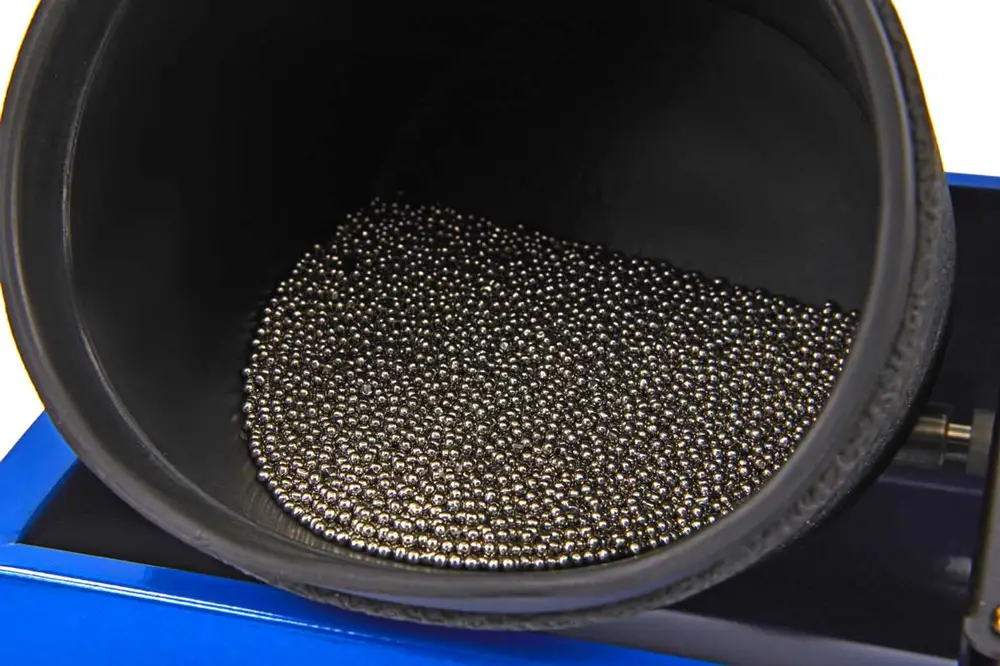 Leštící kuličky pro leštící buben, průměr cca 3 mm,  1 kg