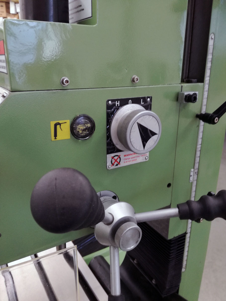 Warco WM 16, frézka na kov, s regulací otáček, strojní posuv osa X