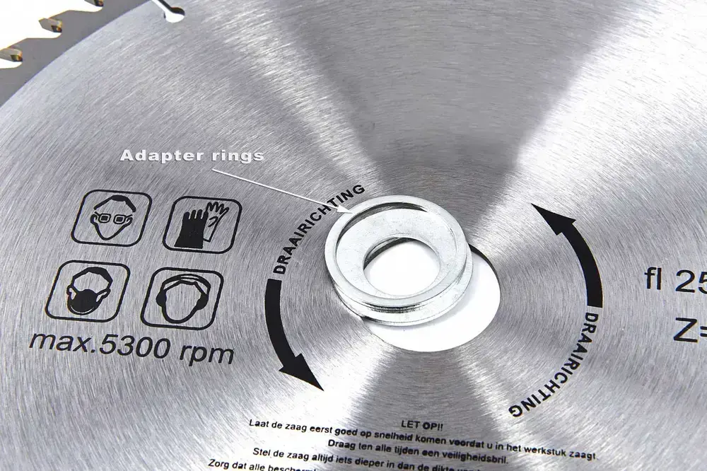 Pilový kotouč s karbidovými zuby, 250 mm, s adaptéry, jemný řez, 24 zubů