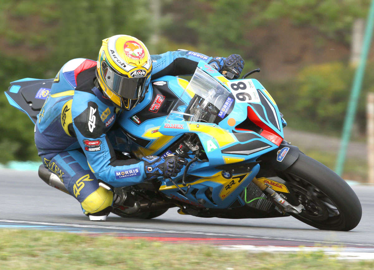 Morris Race 4T 10W-30, olej pro 4-taktní závodní motocyklové motory, 1l