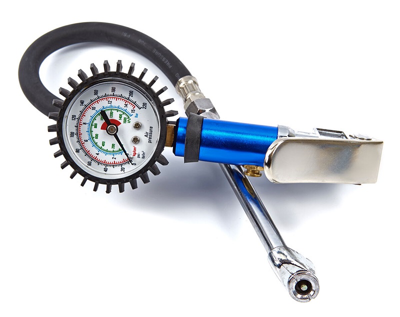 Pneuhustič - pistole na huštění pneumatik s manometrem 15 barů