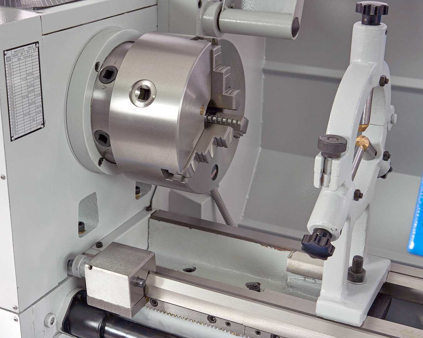 HBM 360 x 1000, profesionální hrotový soustruh na kov, vrtání osy vřetene 50 mm, 3 převodovky v oleji, 3-osé digitální odměřování s LCD, plně vybavený, motor 1.5 kW, 400 V, 650 kg