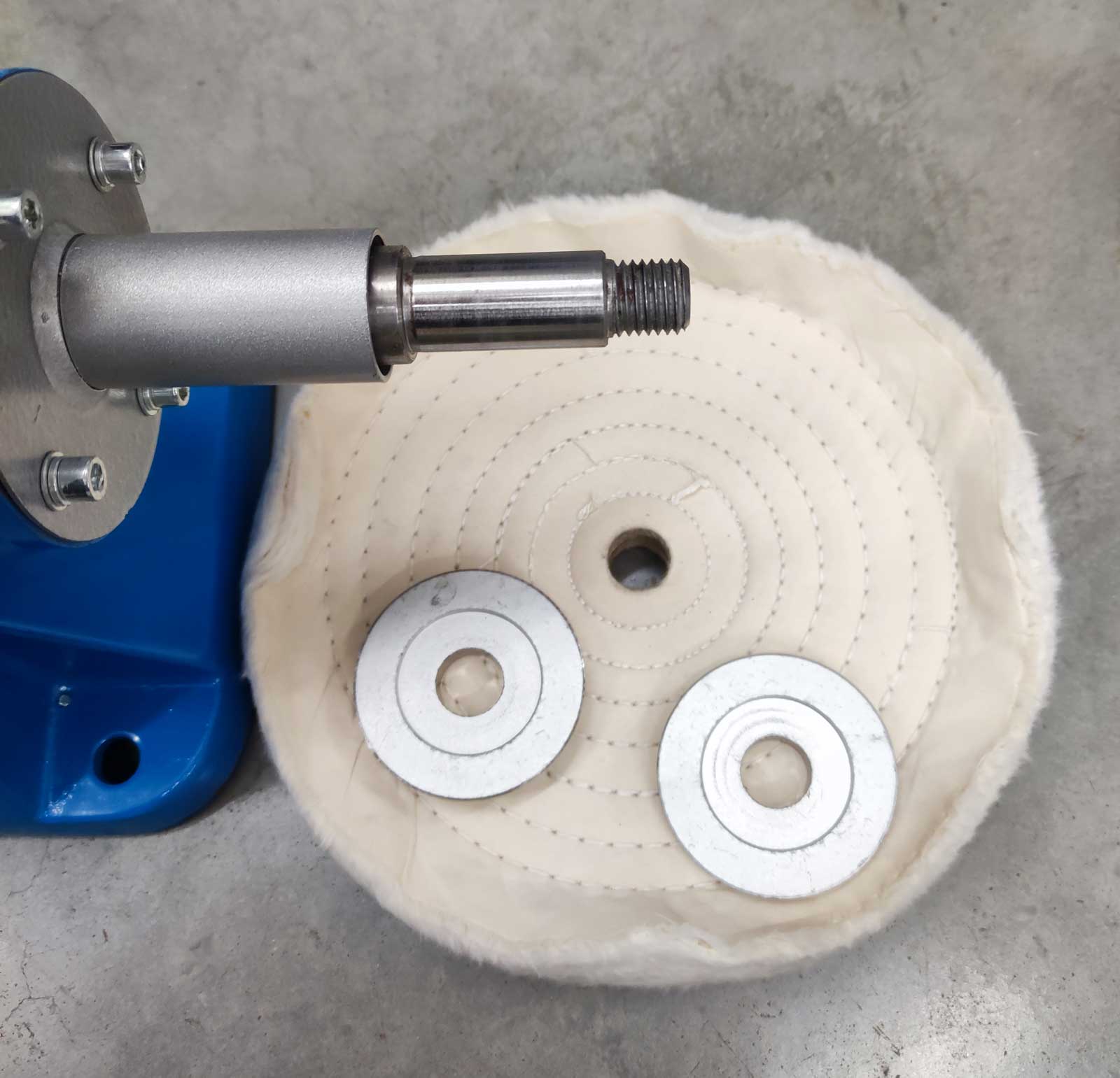 Profesionální leštící stroj - leštička, litinová konstrukce, průměr kotoučů 250 mm, 1.5 kW, 25 kg