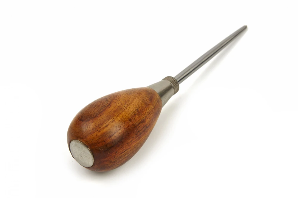 Kuželový hlubič, důlčík na dřevo, šídlo