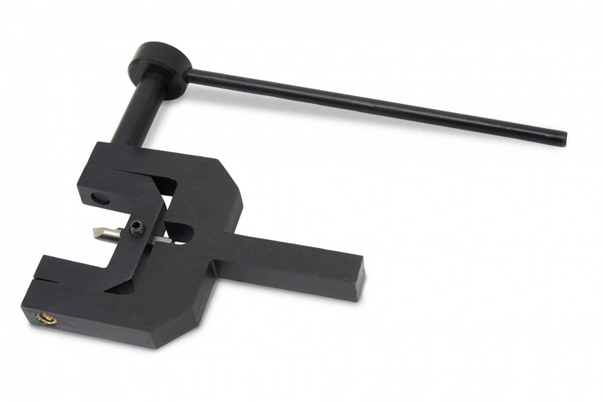 Přípravek pro soustružení kulatých / oblých konců pro soustruhy, upnutí do nožového držáku