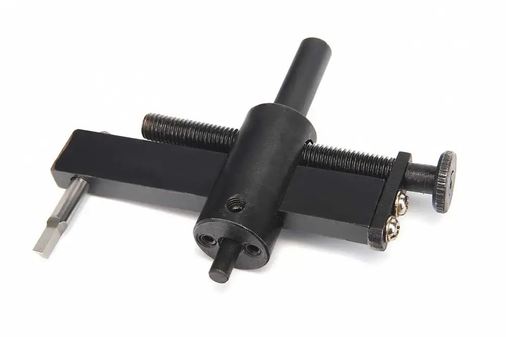 Vykružovací hlava na plech pro frézku nebo vrtačku, rozsah 40 - 165 mm, upnutí 12 mm