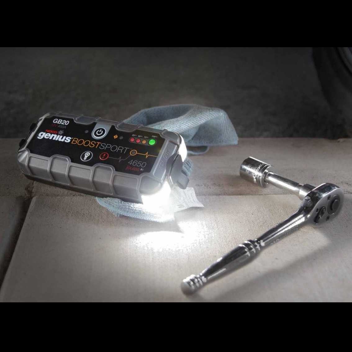 Startovací zdroj, booster 12V, 500A, až 20 skokových startů, Lithium-Iontová baterie 24 Wh, pro benzínové motory do objemu 4,0 l BOOST SPORT GB20 NOCO