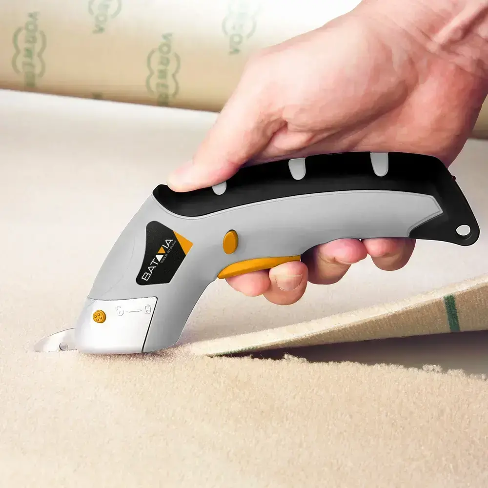 Aku elektrické univerzální nůžky, akumulátorový řezák na látku, kůži, koberce, lino, karton, 3.6V Li-Ion 1500mAh, MAXXCUT BATAVIA