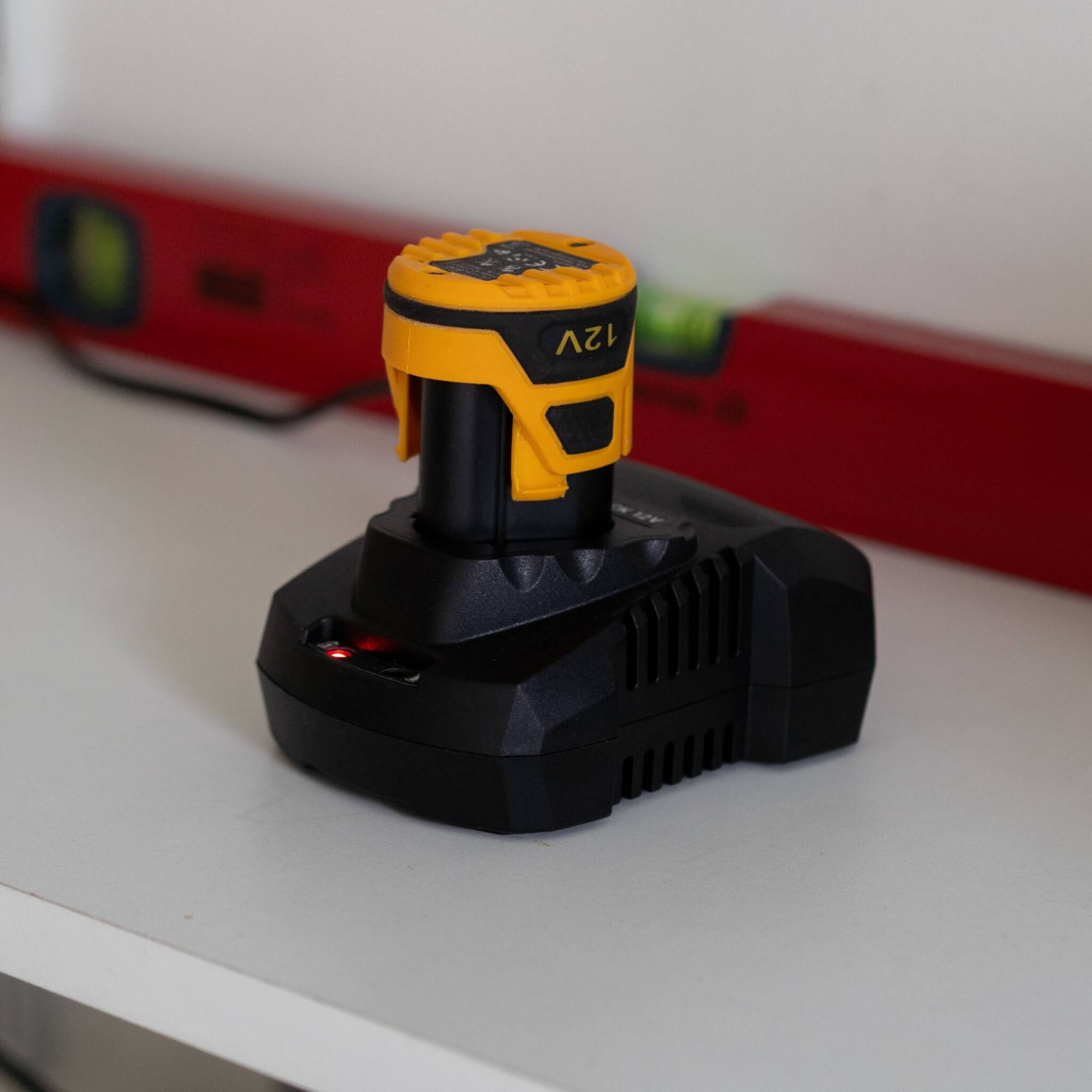 Náhradní rychlonabíječka pro 12V Li-Ion baterie pro Aku nářadí FIXXPACK BATAVIA