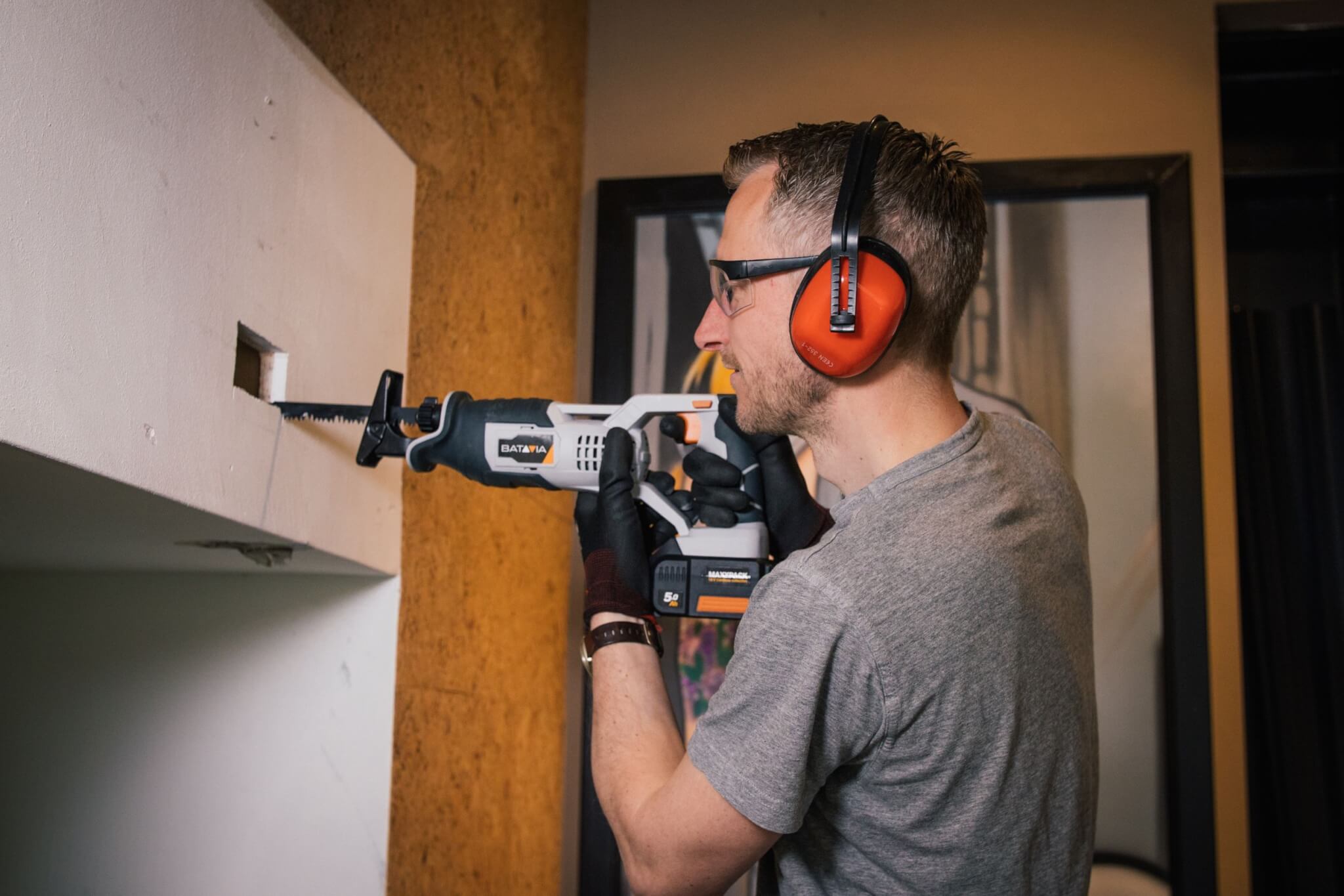 Aku bezdrátová přímočará pila, pila ocaska, variabilní frekvence zdvihu, 18V Li-Ion, bez baterie a nabíječky, bateriová platforma MAXXPACK BATAVIA