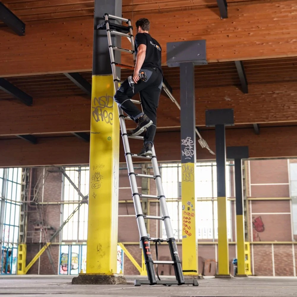 Hliníkový žebřík teleskopický, profesionální, kvalitní zpracování, délka žebříku 4,15 m, s indikátorem úhlu, max. pracovní výška 5,18 m, 14 příček, nosnost 150 kg, BATAVIA