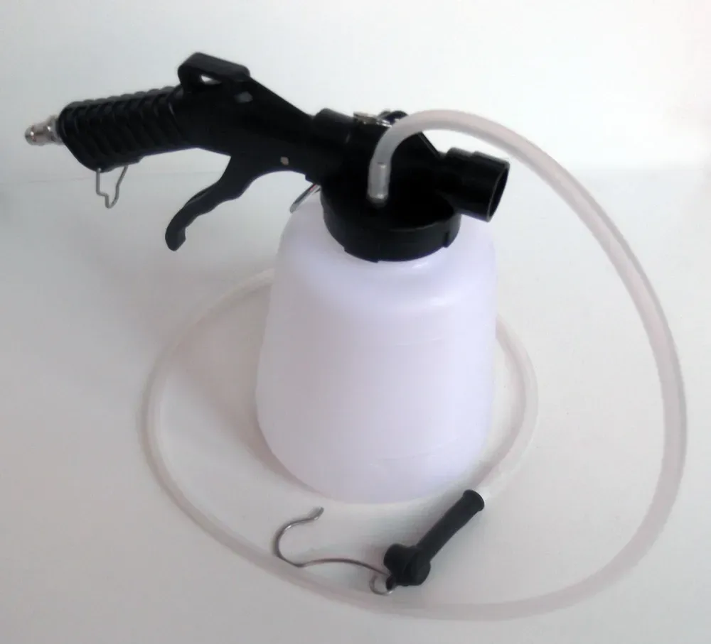 Odsávačka pneumatická na odvzdušnění brzdového systému, Triumf