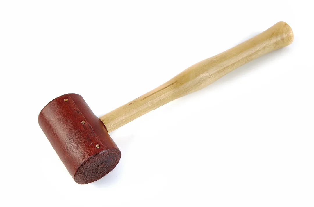 Kožené kladívko z lisované buvolí kůže 50 mm, 220 g