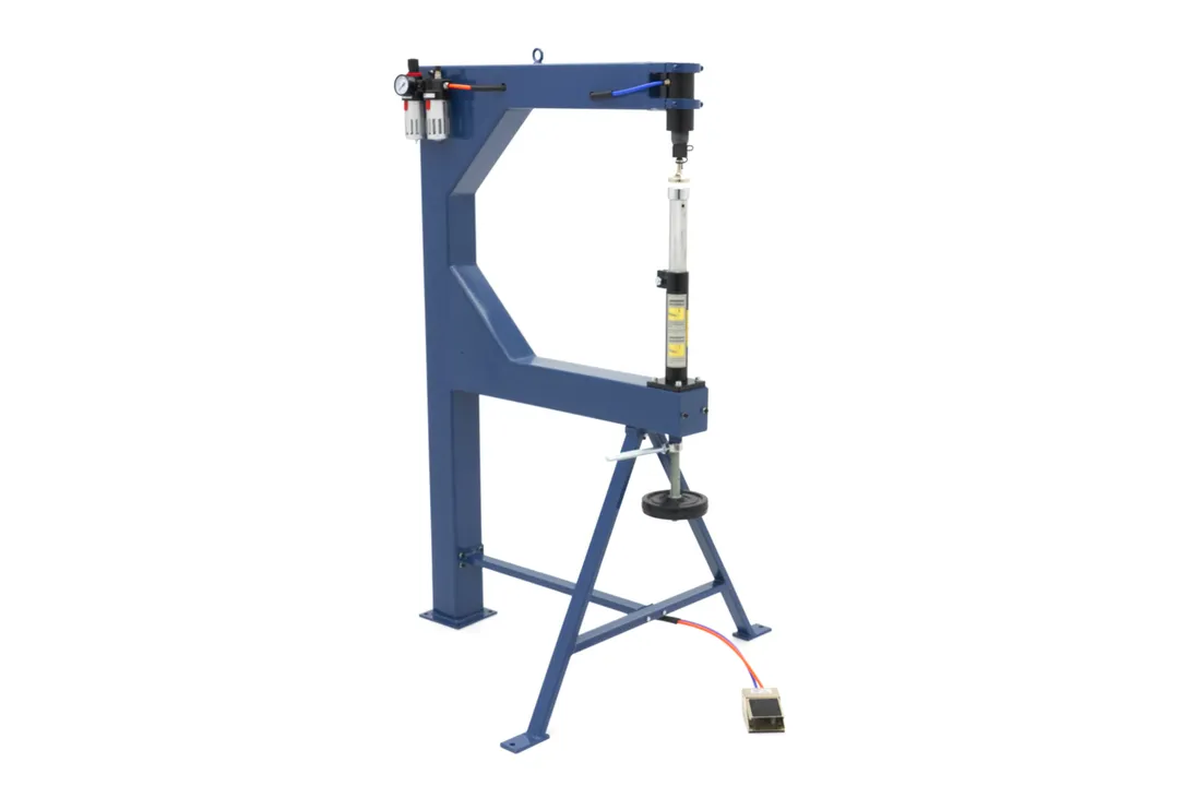 Pneumatické kladivo na tváření plechu Model 2, 70 kg