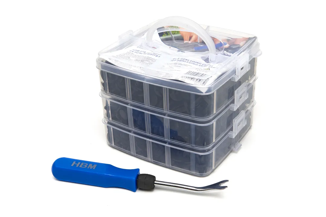 Sortiment plastových příchytek a spon pro čalounění automobilů a připevnění plastových dílů včetně kleští na spony, 620 dílů