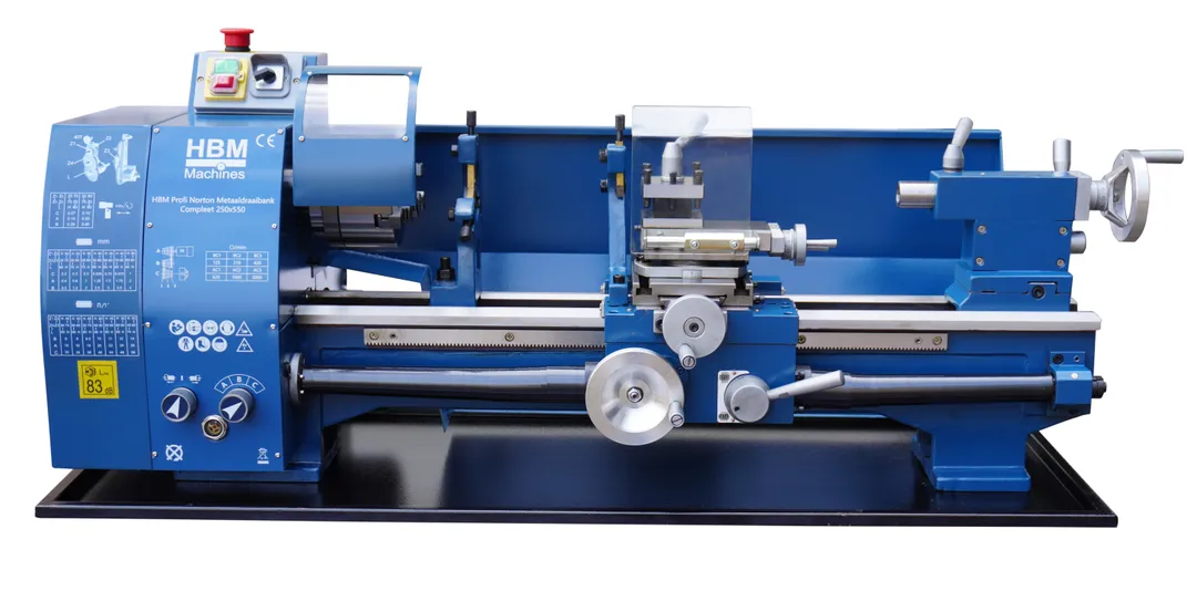 HBM 250 x 550, hrotový soustruh na kov, řemenový pohon, převodovka posuvů norton, plně vybavený, 1f, 750 W, 140 kg