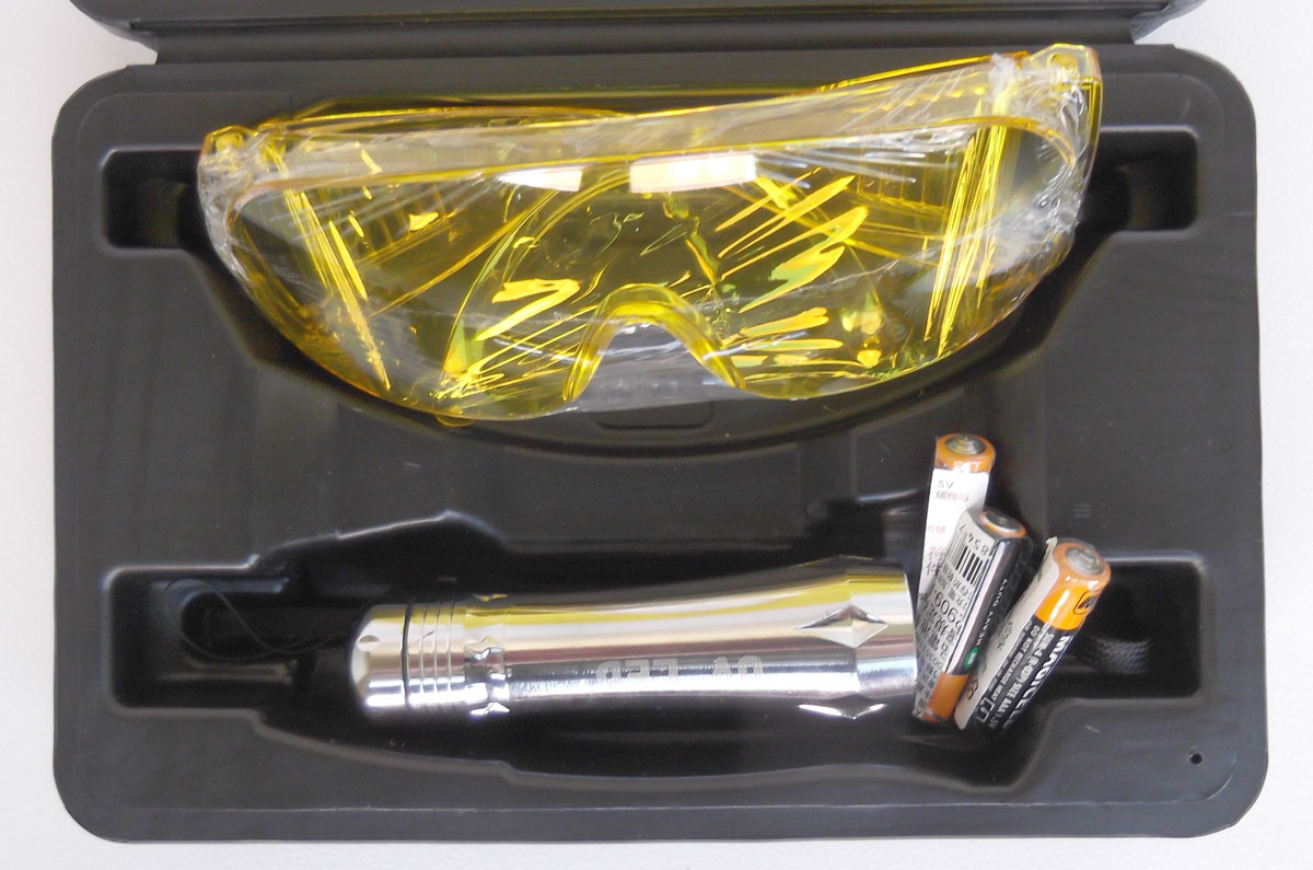 Světlo detekční UV a brýle UV, Triumf