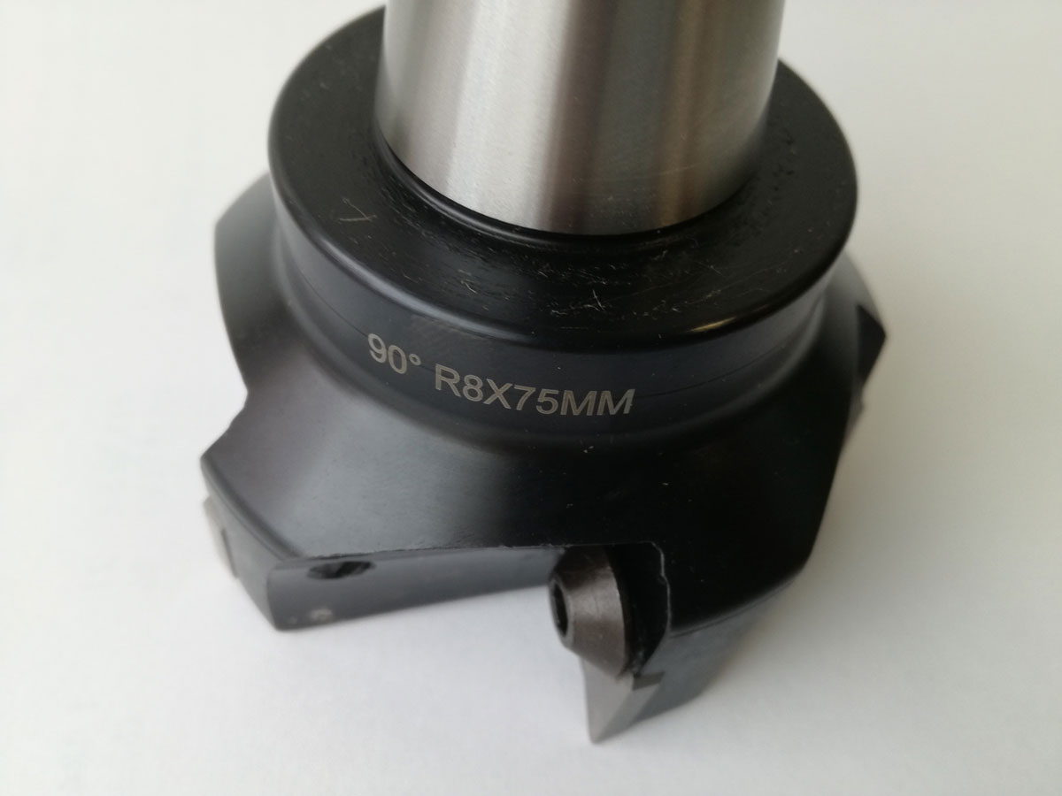 Frézovací nástroj s VBD - průměr 75 mm, 5 břitů, kužel R8, Warco