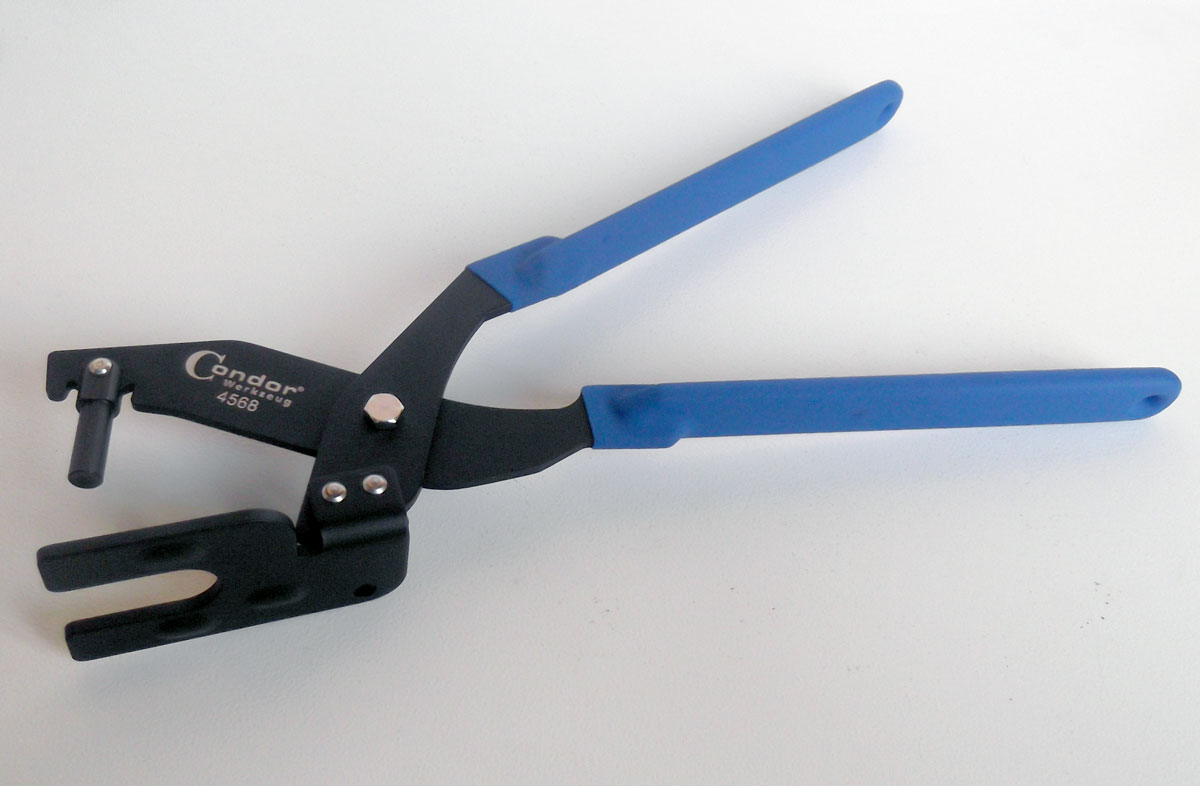 Kleště na demontáž závěsných gum výfukového potrubí, Triumf