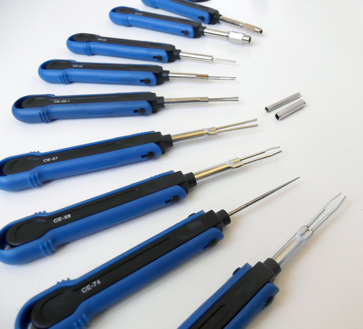 Vypichováky elektrických konektorů koncernových vozů VW a Porsche, Triumf