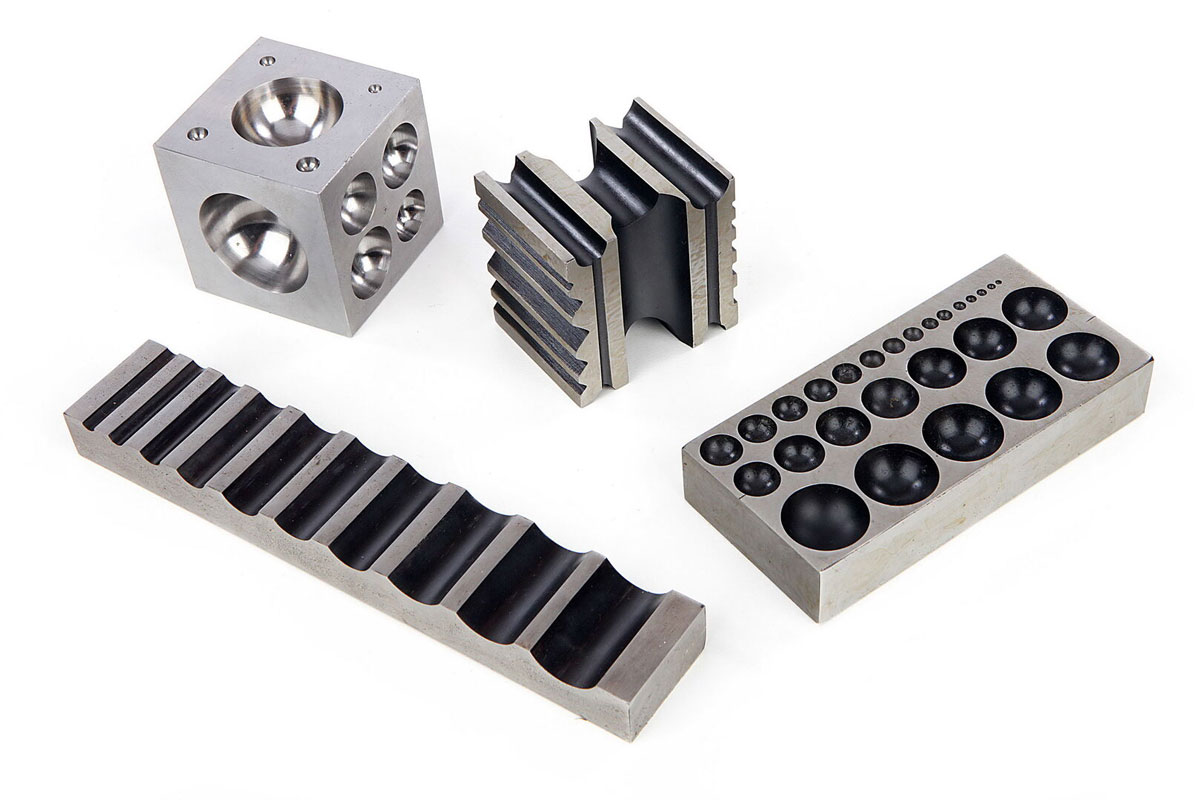 Kovotepecká sada kovadlinek a kulových průbojníků, Model 3, 40 dílů