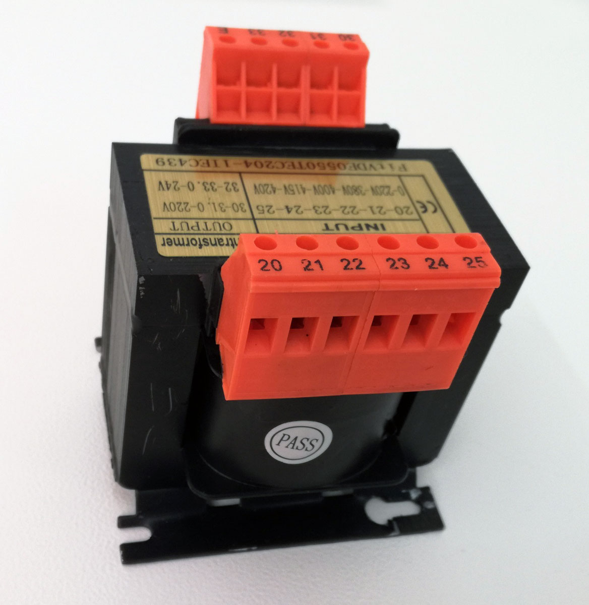 Bezpečnostní transformátor pro obráběcí stroje