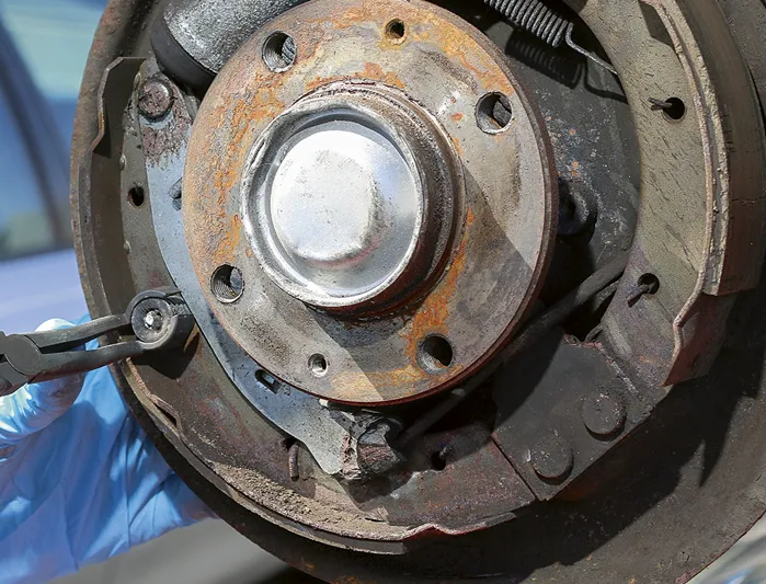 Kleště na brzdové pružiny u bubnových brzd, Welzh