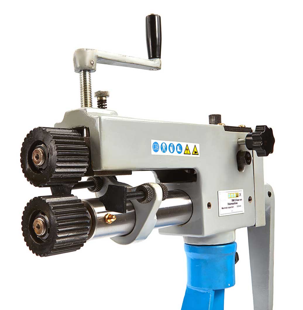 RM 8 - Signovací / lemovací a vroubkovací stroj, 12 profilových rolen, 22 kg