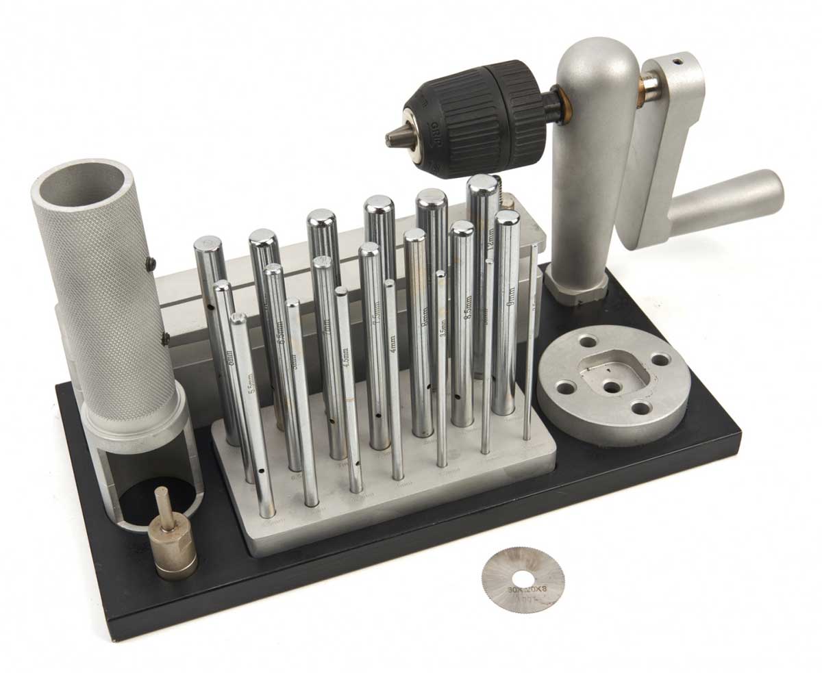 Kompletní zařízení na tvorbu stáčených kroužků a řetízků pro kovotepce