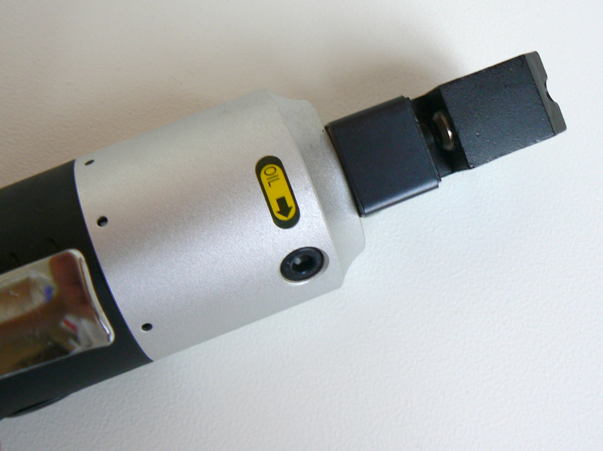 Kleště pneumatické falcovací, děrovací, Triumf