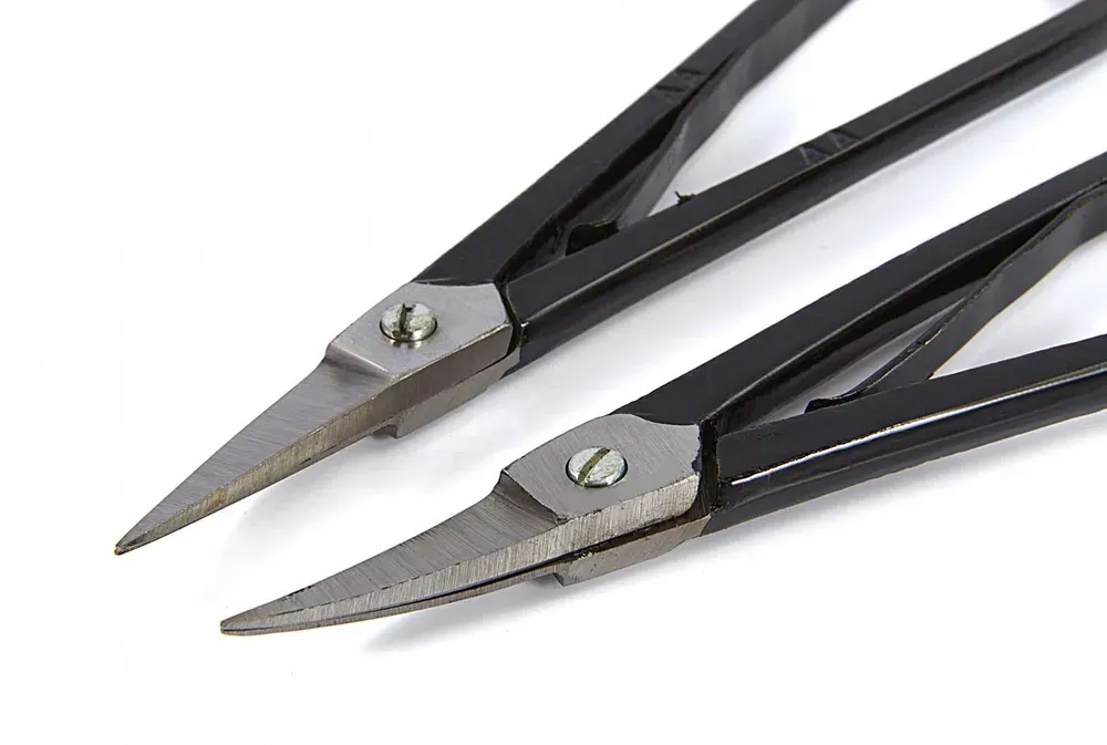 Precizní šperkařské nůžky na plech se zahnutými čepelemi, s pružinou a aretací, zahnuté 180 mm