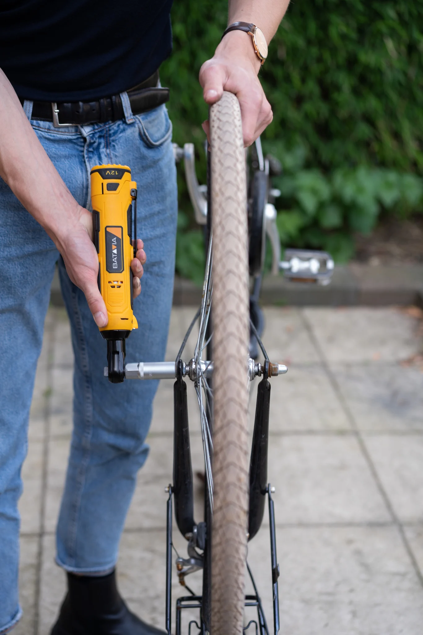 Aku bezdrátový ráčnový klíč nejen pro kutily, 12V Li-Ion, bez baterie a nabíječky, bateriová platforma FIXXPACK BATAVIA