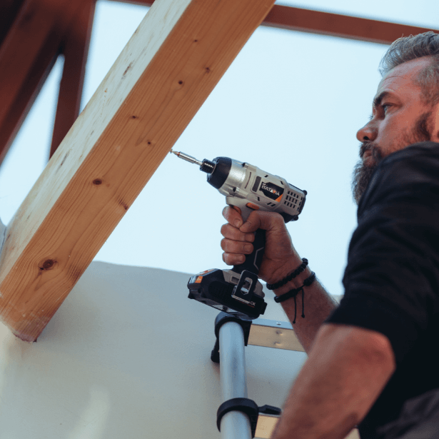 AKU bezdrátový, rázový utahovák, 2200/3000 otáček/rázů za min., kroutící moment 150 Nm, 18V Li-Ion, bez baterie a nabíječky, bateriová platforma MAXXPACK BATAVIA