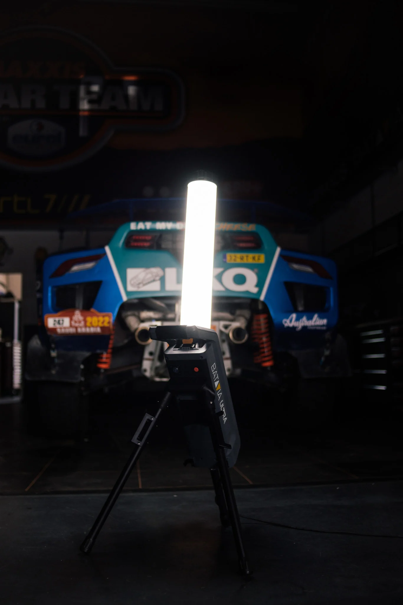 Aku bezdrátové LED hybridní 360º stavební a pracovní světlo, Li-Ion 18V/230V, LED 25W, 6500K, IP54, bez baterie a nabíječky, bateriová platforma MAXXPACK BATAVIA