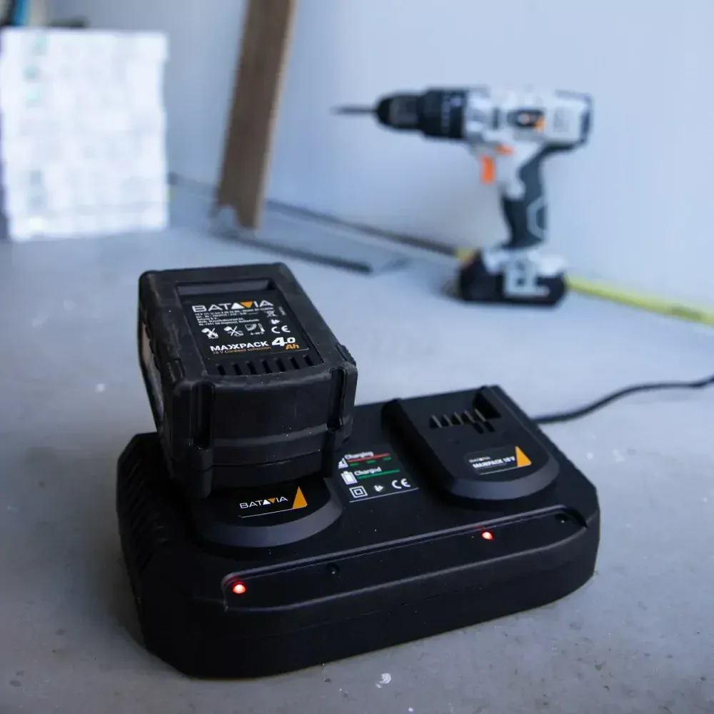 Duální nabíječka 18V, 3,5A MAXXPACK pro AKU nářadí BATAVIA