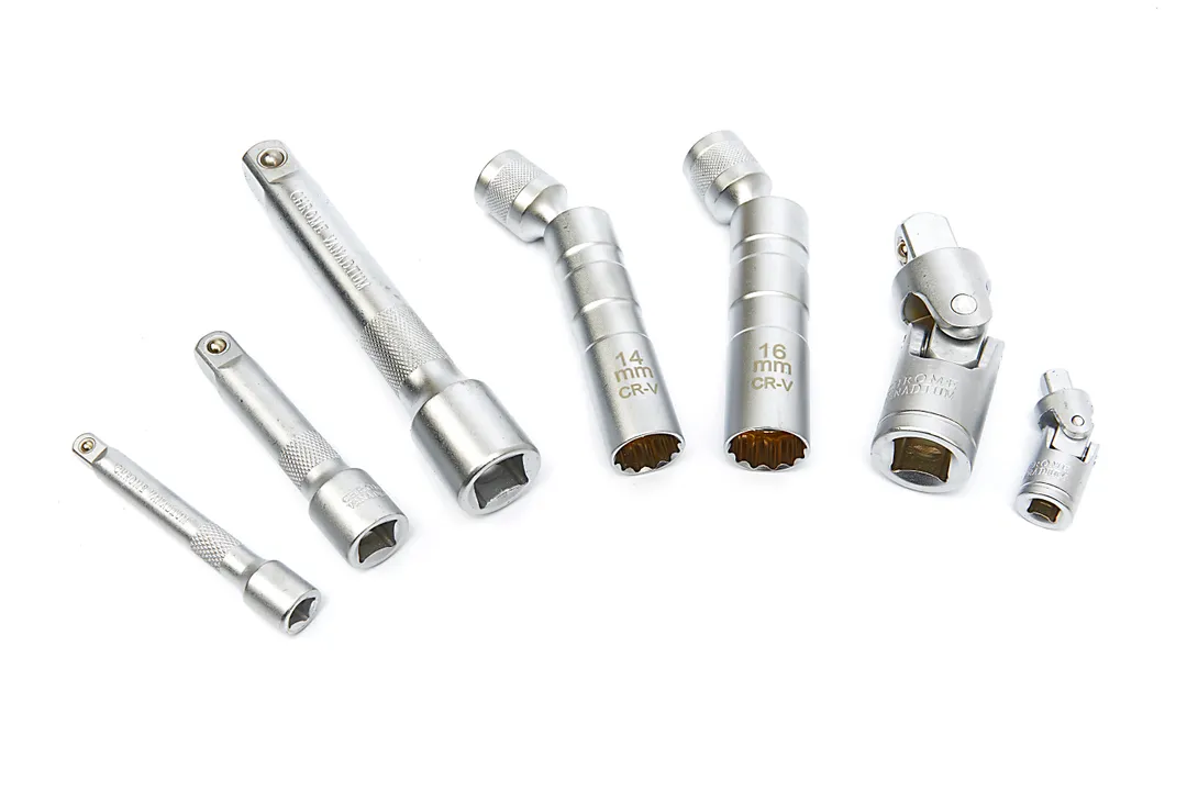 Profesionální momentové klíče 1/4", 3/8", 1/2", rozsah 5 - 220 Nm, obousměrné, kalibrační protokol, se sadou nástavců - 32 ks