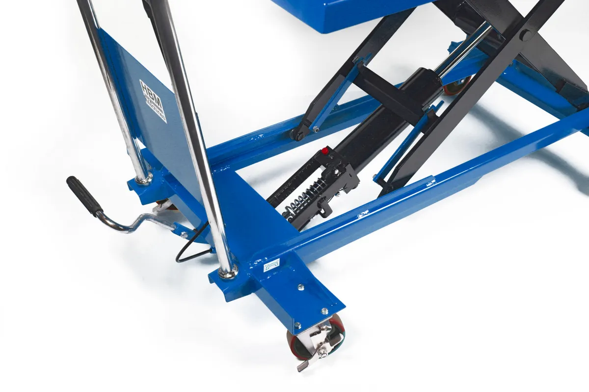 Manipulační vozík s hydraulickým širokým stolem, nosnost až 500 kg, hmotnost 136 kg