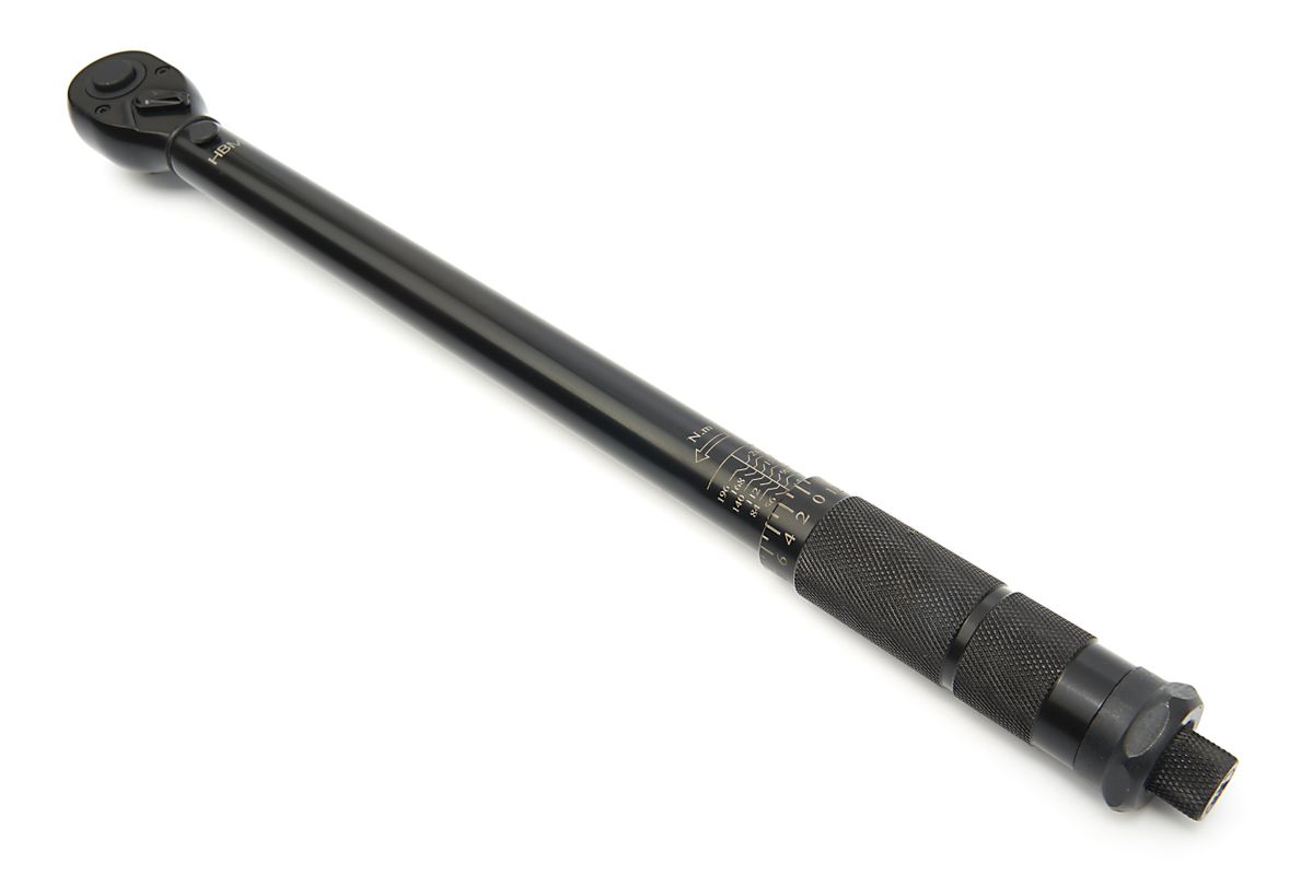 Klíč momentový 1/2“, rozsah 28 - 210 Nm, se sadou nástavců