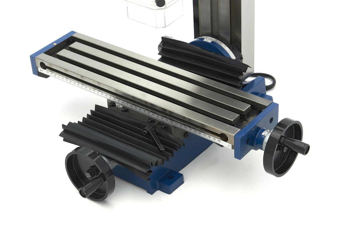 HBM BF 13 Vario - frézka na kov, velký stůl, vario otáčky, 50 kg