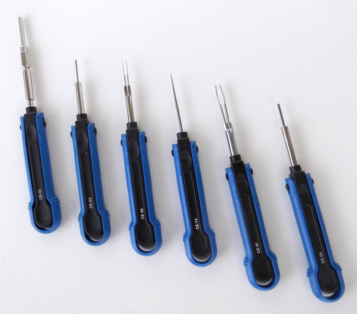 Vypichováky elektrických konektorů automobilů 7 dílů, Triumf