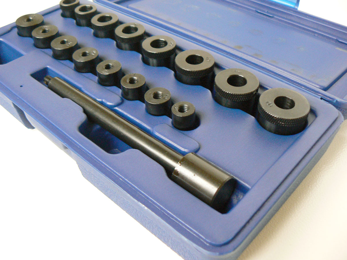 Univerzální sada přípravků pro centrování spojek automobilů, 17 dílů, Condor Werkzeug