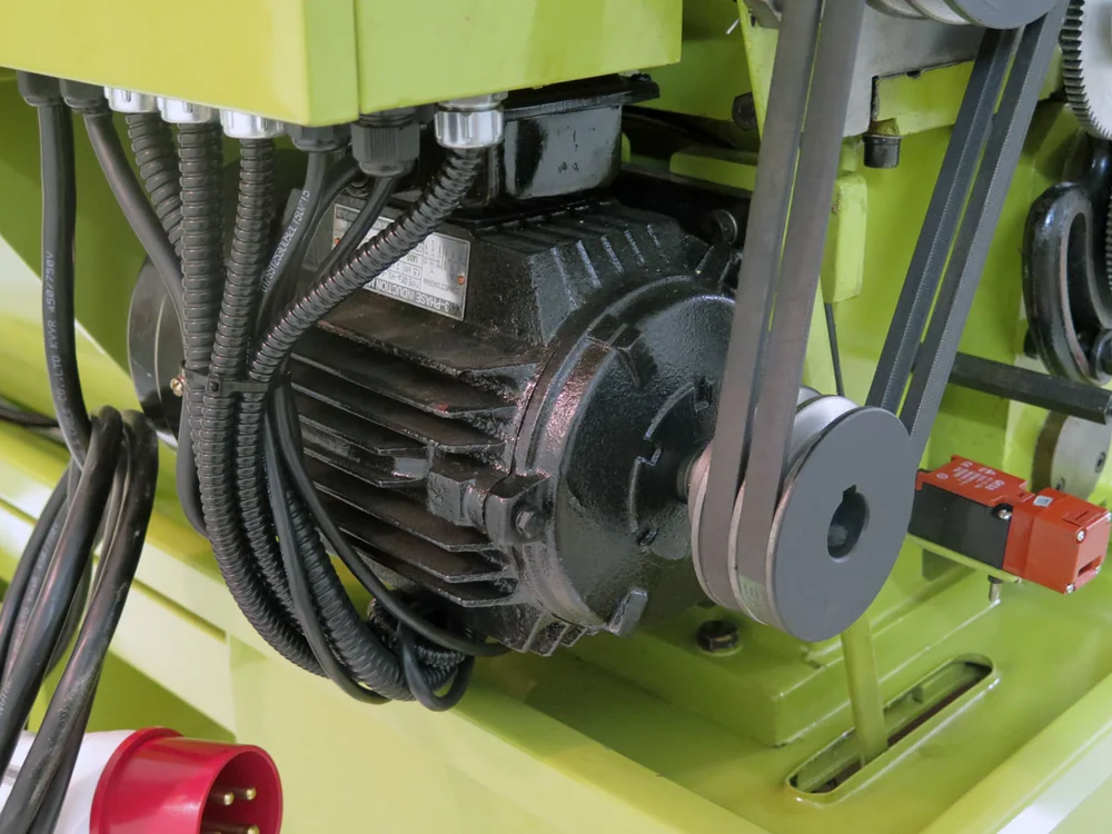 Warco GH1322 klasický hrotový soustruh na kov s převodovkou, 230V - 600 kg