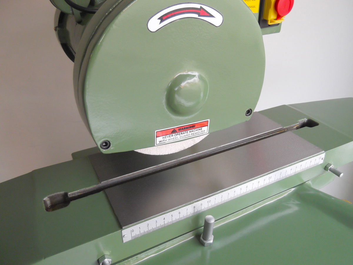 Bruska na plocho s magnetickým stolem a centrálním mazáním - 300 kg, Warco