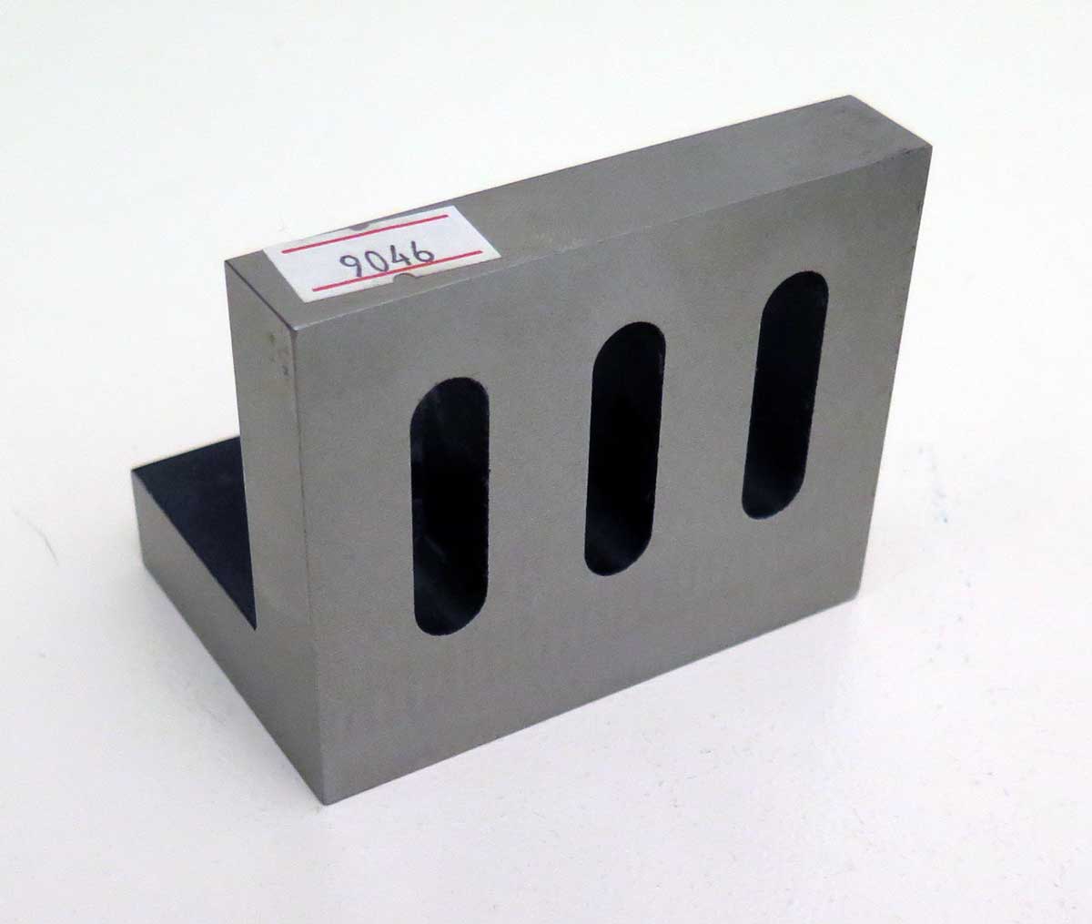 Úhlová upínací deska z vyzrálé litiny, rozměry 80 x 54 x 64 mm, Warco