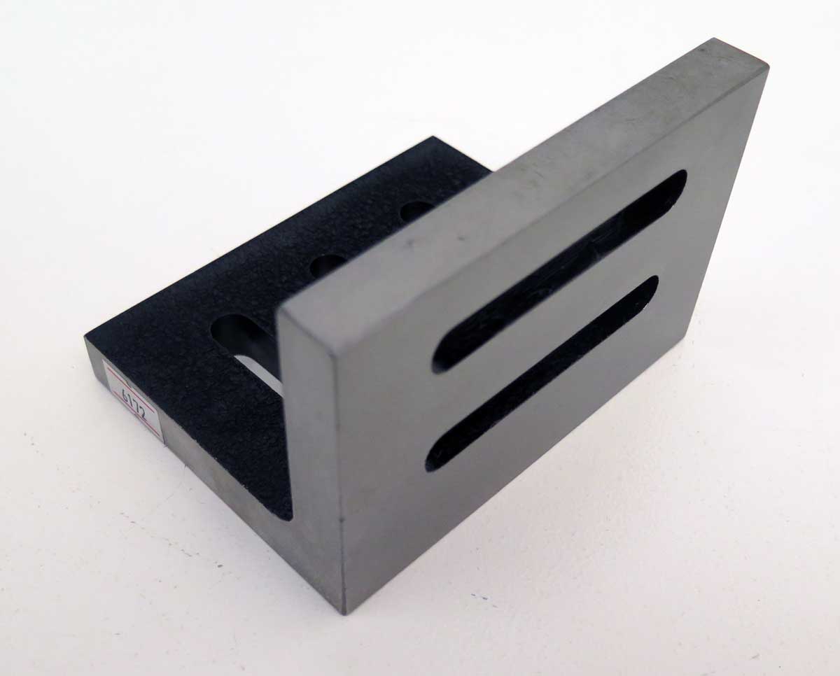 Úhlová upínací deska z vyzrálé litiny, rozměry 115 x 89 x 75 mm, Warco