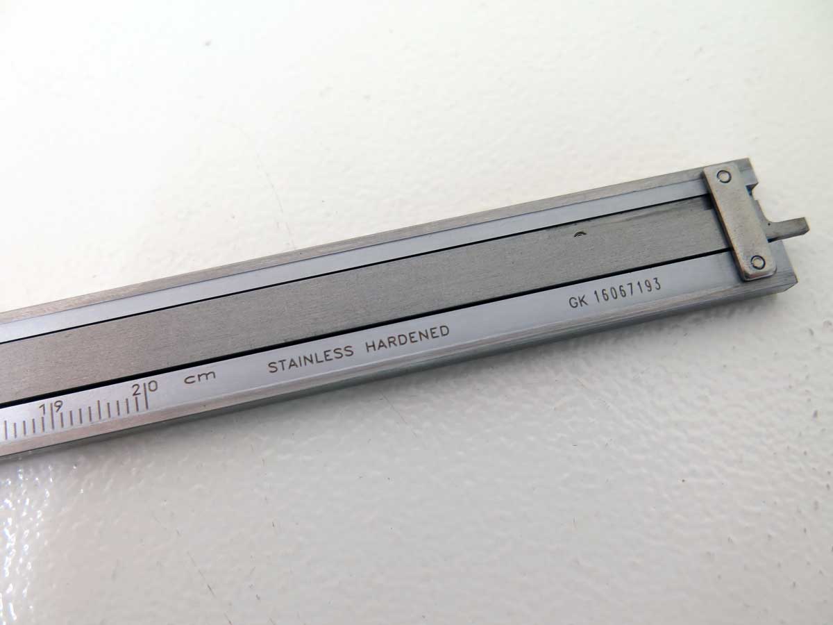 Posuvné měřítko s číselníkovým úchylkoměrem ČSN 25 1235, DIN 862 (300/55), KM