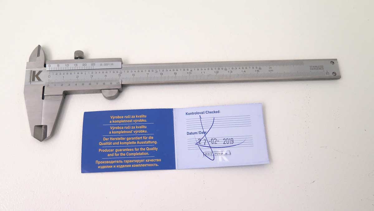 Posuvné měřítko s hloubkovým a vnitřním měřením, ČSN 25 1238, DIN 862, 150 mm, dělení 0,02 mm, mm+inch, KM