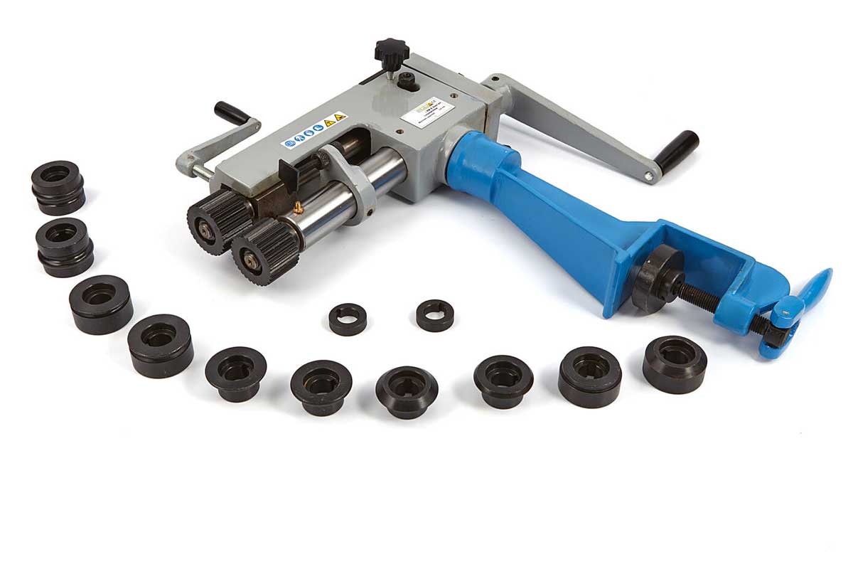 RM 8 - Signovací / lemovací a vroubkovací stroj, 12 profilových rolen, 22 kg