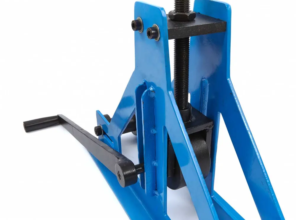 TrueTech 40 - ruční rolovačka - stáčečka profilů a trubek, do průměru 40 mm